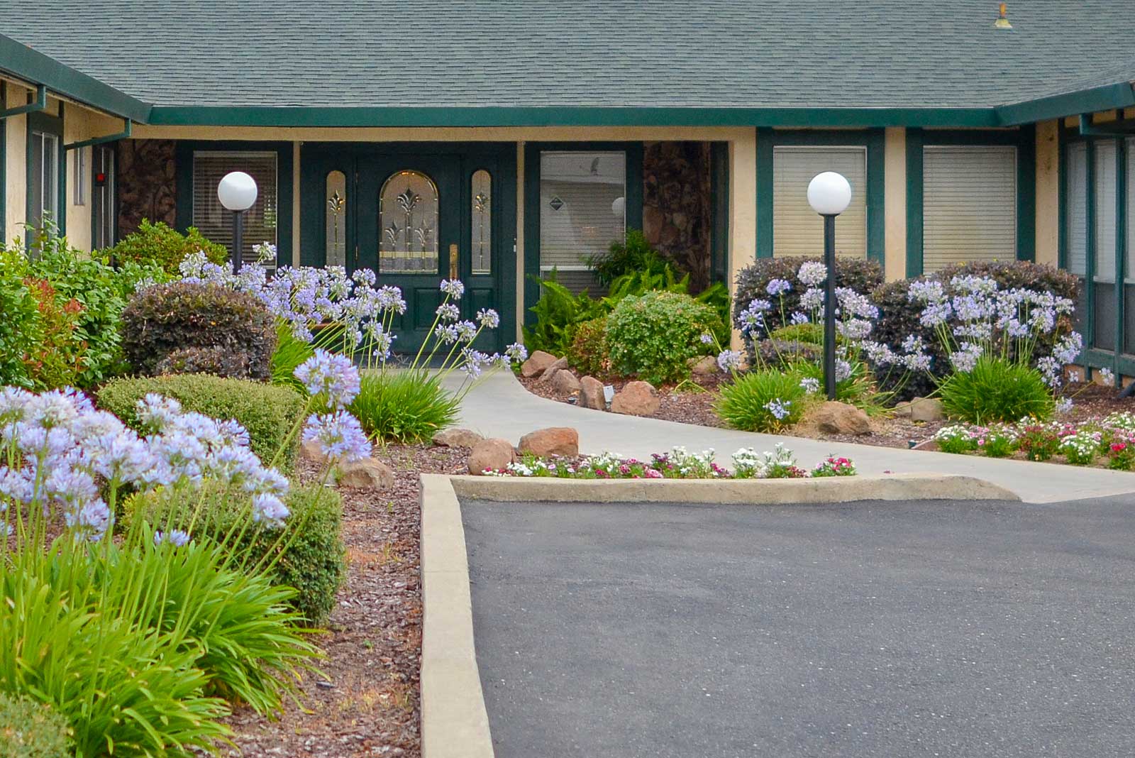 Assisted Living in Carmichael - Walnut House - CiminoCare